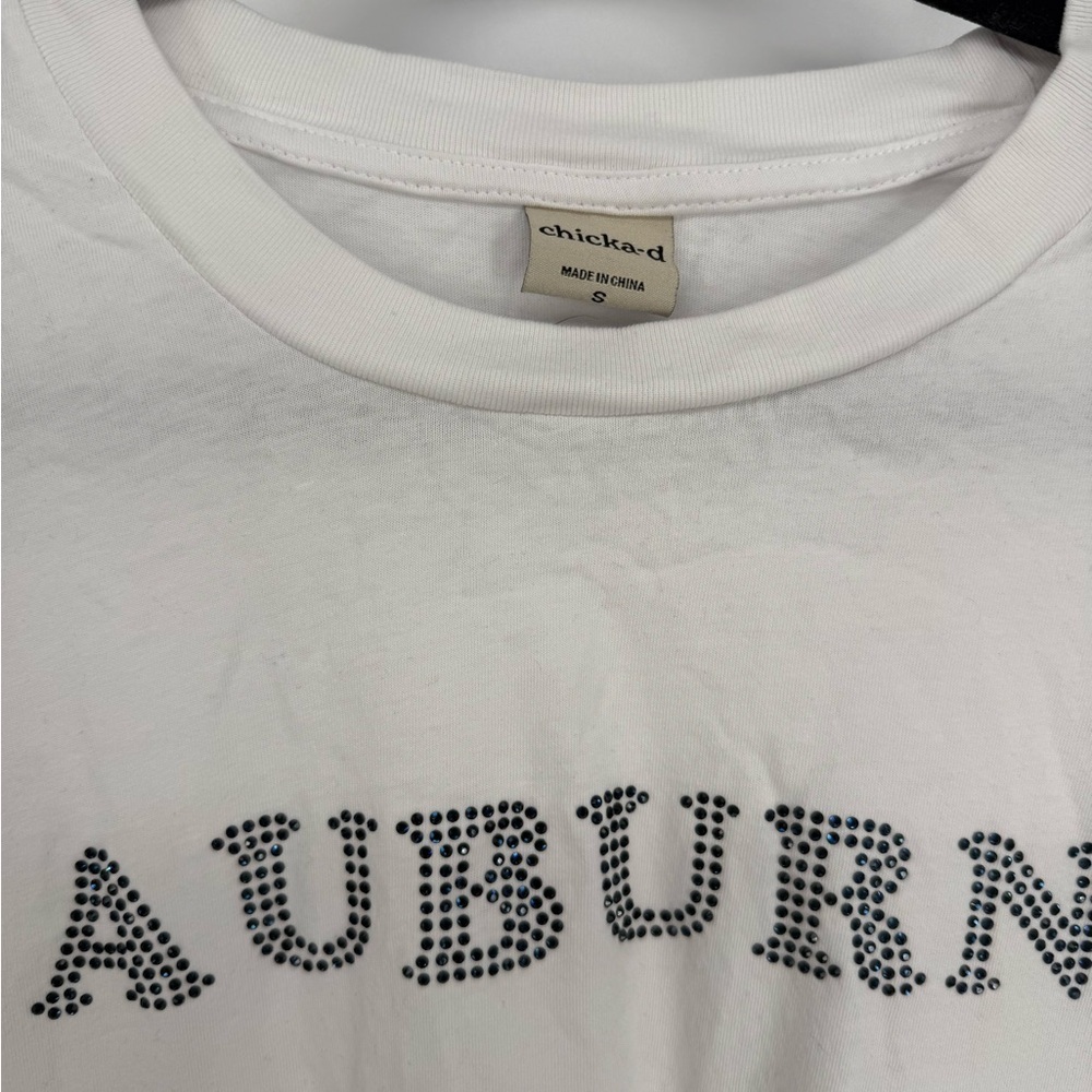 Auburn White Graphic Cropped Tee - Picture 2 of 3